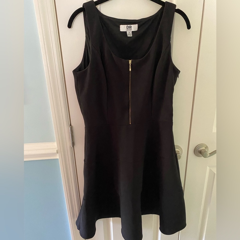 DR Collection Black front zip dress Size 8 PERFECT LITTLE BLACK DRESS